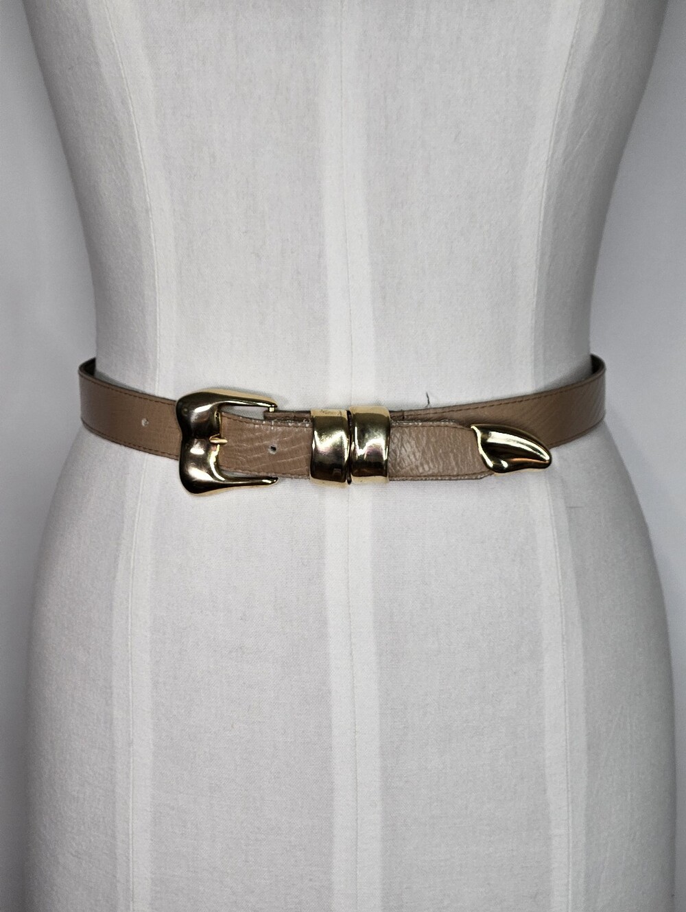 Pearl 28-32" M Belt Vintage 80s Beige Taupe Leather Gold Statement Hardware Art
